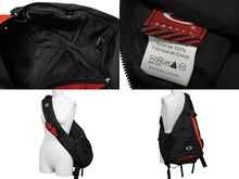 画像をギャラリービューアに読み込む, OAKLEY オークリー SLING BAG スリングバッグ ワンショルダーバッグ ナイロン レッド ブラック メタルロゴ 刺繍ロゴ 美品 中古 4b009999