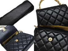 Load image into Gallery viewer, 極美品 CHANEL シャネル ミニマトラッセ トップハンドルバッグ ランダム番台 AP2946 ラムスキン ココマーク ブラック ゴールド金具 中古 4b006024