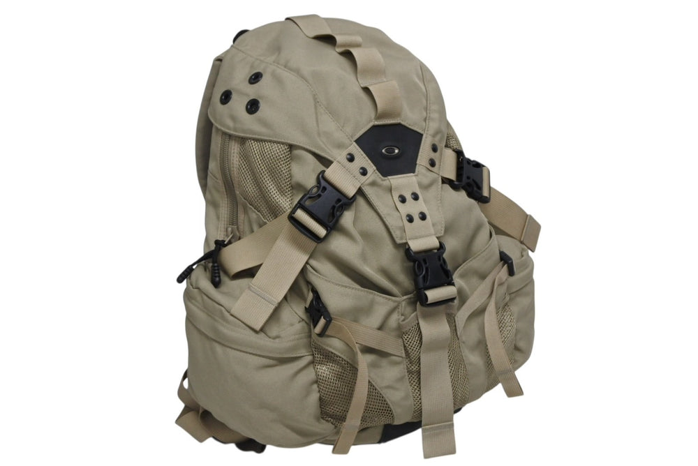 OAKLEY Icon Backpack 2.0 Icon Backpack 2.0 Tech Nylon Metal Logo Beige Black Good Condition Used 4b010000