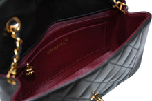 Load image into Gallery viewer, 極美品 CHANEL シャネル ダイアナ 22マトラッセ チェーンショルダーバッグ ラムスキン 2番台 ブラック ゴールド金具 中古 4b010049
