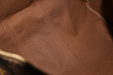 Load image into Gallery viewer, LOUIS VUITTON ルイヴィトン キーポル50 ボストンバッグ M41426 モノグラム PVC レザー モノグラム ゴールド金具 美品 中古 4b011276
