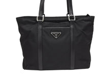 画像をギャラリービューアに読み込む, PRADA プラダ ハンドバッグ トートバッグ 裏地デザイン トライアングルロゴ イタリア製 ナイロン レザー ブラック 美品 中古 4b010067
