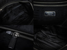 画像をギャラリービューアに読み込む, PRADA プラダ ハンドバッグ トートバッグ 裏地デザイン トライアングルロゴ イタリア製 ナイロン レザー ブラック 美品 中古 4b010067