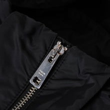 Load image into Gallery viewer, 極美品 PRADA プラダ ジャケット SGB811 S212 1WQ9 サイズ56 トライアイングルロゴ ブラック 2021 ナイロン 中古 4b013479