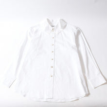 Load image into Gallery viewer, CHANEL シャネル 長袖シャツ ブラウス P62021V11472 サイズ50 ココマーク コットン ホワイト ゴールド 美品 中古 4b012778