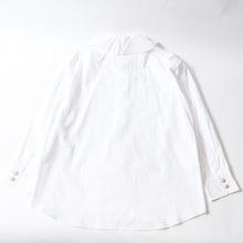 Load image into Gallery viewer, CHANEL シャネル 長袖シャツ ブラウス P62021V11472 サイズ50 ココマーク コットン ホワイト ゴールド 美品 中古 4b012778