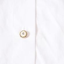 Load image into Gallery viewer, CHANEL シャネル 長袖シャツ ブラウス P62021V11472 サイズ50 ココマーク コットン ホワイト ゴールド 美品 中古 4b012778