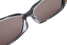 画像をギャラリービューアに読み込む, 極美品 GUCCI グッチ サングラス アイウェア GG-9053J イタリア製 アセテート ブラック グレー クリア ゴールド金具 中古 4b010091