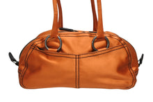 画像をギャラリービューアに読み込む, 極美品 PRADA プラダ ハンドバッグ トライアングルロゴ イタリア製 サテン レザー オレンジ シルバー金具 中古 4b010102