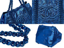 Load image into Gallery viewer, CHANEL シャネル ラグジュアリーライン デカココ メタリック トートバッグ 12番台 ブルー カーフスキン ブルー金具 美品 中古 4b010116