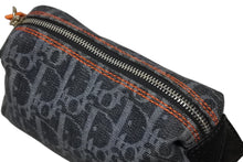 Load image into Gallery viewer, 極美品 Christian Dior クリスチャンディオール トロッター フライトポーチ 小物入れ デニム グレー シルバー金具 中古 4b010172