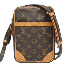 画像をギャラリービューアに読み込む, LOUIS VUITTON ルイヴィトン モノグラム ダヌーブ ショルダーバッグ M45266 ゴールド金具 ロゴ 美品 中古 4b010177