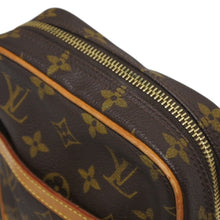 画像をギャラリービューアに読み込む, LOUIS VUITTON ルイヴィトン モノグラム ダヌーブ ショルダーバッグ M45266 ゴールド金具 ロゴ 美品 中古 4b010177