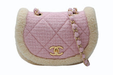 画像をギャラリービューアに読み込む, 極美品 CHANEL シャネル Sフラップ Sチェーンショルダーバッグ ランダム番台 ココマーク ツイード ボア ピンク ゴールド金具 中古 4b010211