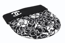 画像をギャラリービューアに読み込む, CHANEL シャネル ニットキャップ ビーニー カメリア AA9508B14321 ココマーク カシミヤ シルク ブラック 美品 中古 4b010225