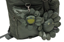 Load image into Gallery viewer, 極美品 PORTER x 村上隆 ポーター RUCKSACK リュック バックパック 381-08544 お花 ナイロンツイル セージグリーン 中古 4b010255