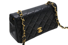 画像をギャラリービューアに読み込む, 極美品 CHANEL シャネル フルフラップ ミニマトラッセ19 Sチェーンショルダーバッグ 1番台 ラムスキン ココマーク ゴールド金具 中古 4b010266