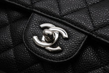 Load image into Gallery viewer, 極美品 CHANEL シャネル マトラッセ25 Wフラップ Wチェーンショルダーバッグ AO1112 13番台 キャビアスキン シルバー金具 中古 4b010269