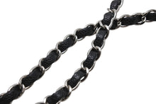 Load image into Gallery viewer, 極美品 CHANEL シャネル マトラッセ25 Wフラップ Wチェーンショルダーバッグ AO1112 13番台 キャビアスキン シルバー金具 中古 4b010269