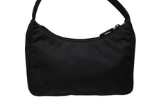 画像をギャラリービューアに読み込む, 極美品 PRADA プラダ ホーボー ハンドバッグ MV515 トライアングルロゴ 三角ロゴプレート ナイロン ブラック 中古 4b010274