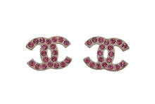 Load image into Gallery viewer, CHANEL シャネル ココマーク ピアス 重量約3.2g 06P刻印 ラインストーン メタル GP ゴールド ピンク クリア 両耳用 良品 中古 4b010283