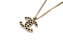 Load image into Gallery viewer, CHANEL シャネル ココマーク ネックレス 重量約6.2g 01A刻印 全長約43.5cm GP メタル ラインストーン ゴールド ブラック 美品 中古 4b010287