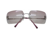 Load image into Gallery viewer, 極美品 CHANEL シャネル リムレス サングラス メガネ ラインストーン ココマーク メタル ラインストーン 62◻︎17 ピンク シルバー金具 中古 4b010292