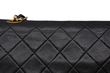 Load image into Gallery viewer, CHANEL シャネル マトラッセ23 Wフラップ Wチェーンショルダーバッグ 1番台 ラムスキン ココマーク ブラック 美品 中古 4b010298