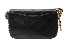 Load image into Gallery viewer, 極美品 CHANEL シャネル マトラッセ チェーンショルダーバッグ ランダム番台 ラムスキン ココマーク ブラック ゴールド金具 中古 4b010299