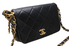 Load image into Gallery viewer, 極美品 CHANEL シャネル マトラッセ チェーンショルダーバッグ ランダム番台 ラムスキン ココマーク ブラック ゴールド金具 中古 4b010299