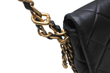 Load image into Gallery viewer, 極美品 CHANEL シャネル マトラッセ チェーンショルダーバッグ ランダム番台 ラムスキン ココマーク ブラック ゴールド金具 中古 4b010299
