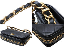 Load image into Gallery viewer, 極美品 CHANEL シャネル マトラッセ チェーンショルダーバッグ ランダム番台 ラムスキン ココマーク ブラック ゴールド金具 中古 4b010299