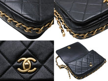 Load image into Gallery viewer, 極美品 CHANEL シャネル マトラッセ チェーンショルダーバッグ ランダム番台 ラムスキン ココマーク ブラック ゴールド金具 中古 4b010299