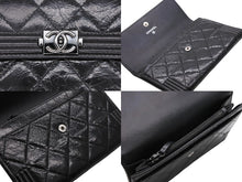 Load image into Gallery viewer, 極美品 CHANEL シャネル ボーイシャネル 二つ折り財布 コンパクトウォレット 19番台 ココマーク パテントレザー ブラック 中古 4b010308