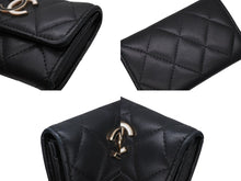 Load image into Gallery viewer, 極美品 CHANEL シャネル ココマーク カードケース 0番台 イタリア製 ラムスキン ブラック ホワイト ゴールド金具 中古 4b010309