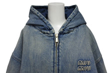 画像をギャラリービューアに読み込む, 極美品 MIUMIU ミュウミュウ ボンバー フーデッドジャケット GWB190 サイズ38 デニム ブルー ロゴパッチ 中古 4b010347