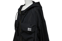 画像をギャラリービューアに読み込む, MIUMIU ミュウミュウ アノラックジャケット ML931 サイズ40 ロゴプリント ブラック ホワイト ポリエステル 美品 中古 4b010350