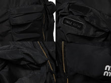 画像をギャラリービューアに読み込む, MIUMIU ミュウミュウ アノラックジャケット ML931 サイズ40 ロゴプリント ブラック ホワイト ポリエステル 美品 中古 4b010350