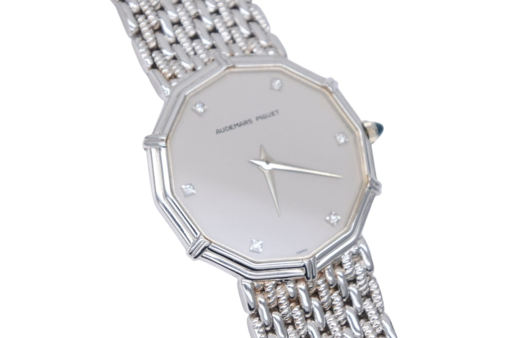 Very Good Condition AUDEMARS PIGUET Round Octagonal Watch Silver Dial Weight Approx. 79.8g Manual Winding Used 4b010360