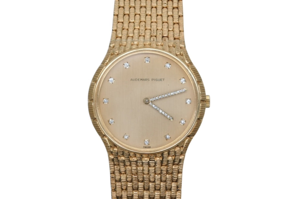 Very good condition AUDEMARS PIGUET AUDEMARS PIGUET Cobra round watch Weight approx. 90g K18YG 12P diamond Diamond hands Manual winding Used 4b010362