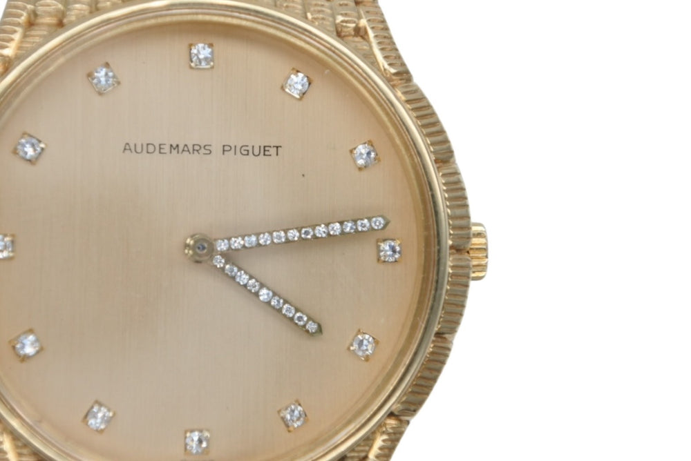 Very good condition AUDEMARS PIGUET AUDEMARS PIGUET Cobra round watch Weight approx. 90g K18YG 12P diamond Diamond hands Manual winding Used 4b010362