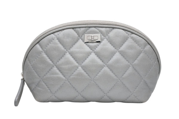 CHANEL シャネル 2.55 ポーチ キルティング コスメポーチ 小物入れ 18番台 イタリア製 レザー シルバー金具 美品 中古 4b010445