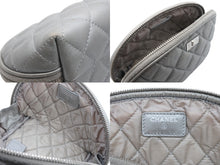 画像をギャラリービューアに読み込む, CHANEL シャネル 2.55 ポーチ キルティング コスメポーチ 小物入れ 18番台 イタリア製 レザー シルバー金具 美品 中古 4b010445