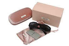 画像をギャラリービューアに読み込む, 新品未使用 MIUMIU ミュウミュウ ロゴ サングラス ブラック プラスチック スクエア型 61☐18 SMU 14Z F ゴールド金具 中古 4b010462