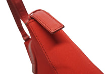 画像をギャラリービューアに読み込む, FENDI フェンディ マンマバケット ワンショルダーバッグ 09161153001 キャンバス レザー レッド シルバー金具 美品 中古 4b010504