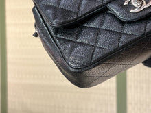 画像をギャラリービューアに読み込む, 極美品 CHANEL シャネル ミニマトラッセ19 Sフラップ Sチェーンショルダーバッグ 20番台 キャビアスキン ココマーク シルバー金具 中古 4b010508