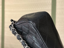 画像をギャラリービューアに読み込む, 極美品 CHANEL シャネル ミニマトラッセ19 Sフラップ Sチェーンショルダーバッグ 20番台 キャビアスキン ココマーク シルバー金具 中古 4b010508