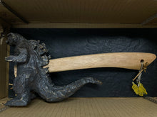 画像をギャラリービューアに読み込む, 新品未使用 GODZILLA THE ART ゴジラハンマー カナヅチ 大平龍一 アート エディション作品 ブロンズ ウッド モスラ付き 中古 4b010512