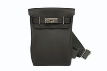 画像をギャラリービューアに読み込む, 新品同様 エルメス HERMES アッカドPM U刻印 ヴェール ドゥ グリワンショルダーバッグ カーキ シルバー金具 中古 4b010520