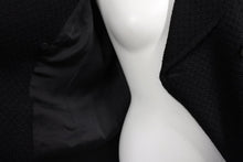 Load image into Gallery viewer, 極美品 CHANEL シャネル ツイードピーコート ジャケット P18440V10526 ウール ナイロン ブラック アンティークゴールド金具 サイズ38 中古 4b010692